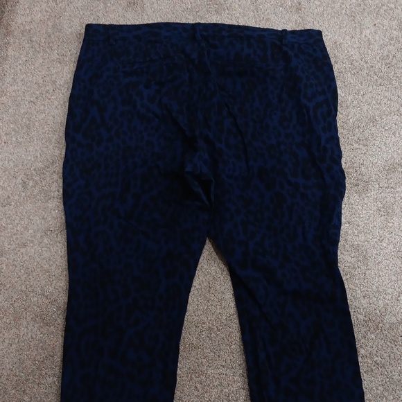 Plus size pants - Picture 5 of 5